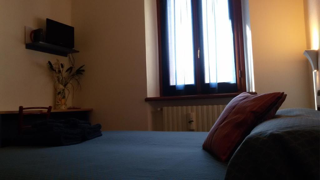Il Grappolo In Langa Βίλα Monastero Bormida Δωμάτιο φωτογραφία
